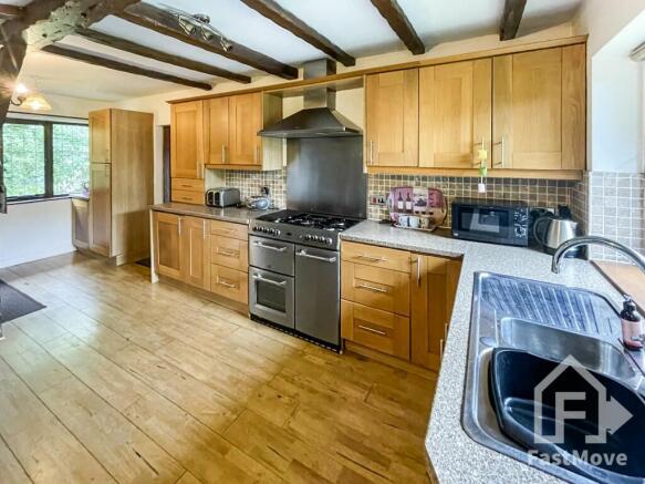 3 bed Detached for sale Image 8