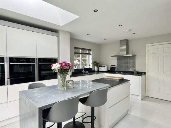 Kitchen: