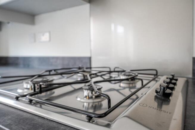 3 bed Semi-Detached to rent Image 3