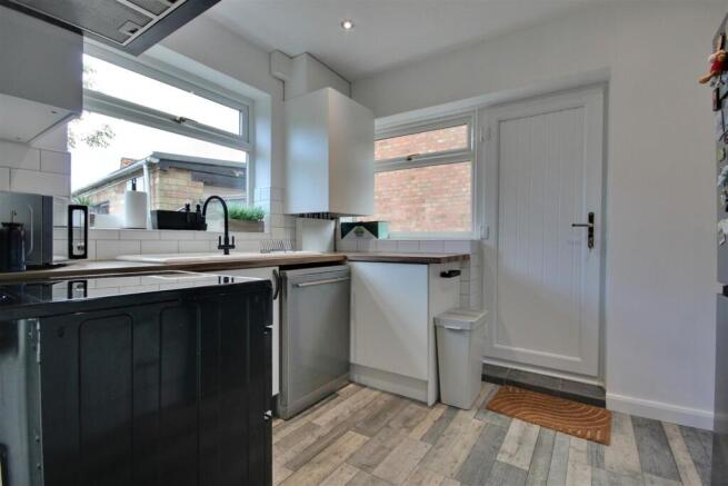 3 bed Semi-Detached for sale Image 5