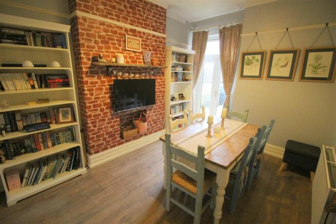 Lightburne Ave, 13 Dining Room 3.JPG