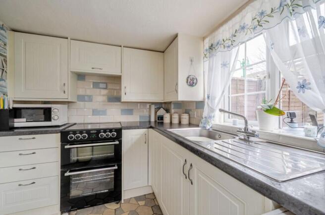 Flansham Lane, Bognor Regis, West Sussex, PO22 6AG photo 4
