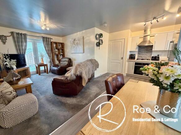 Open plan lounge/diner/kitchen