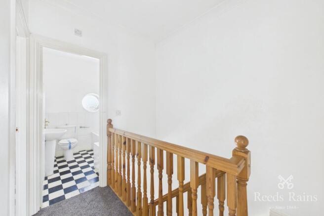 4 bed Terraced for sale Image 5