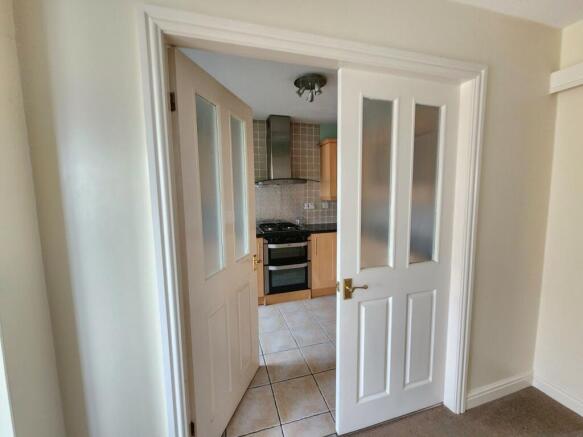 3 bed Detached to rent Image 6