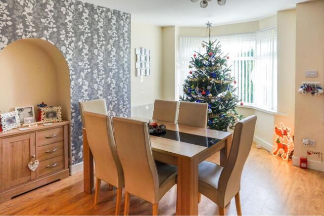 Lounge/Dining Room