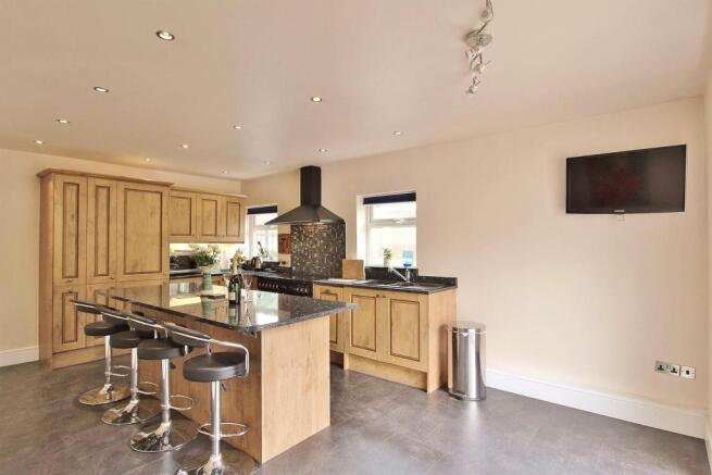 Kitchen Pic 1