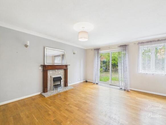 CAM01995G0-PR0433-STILL002