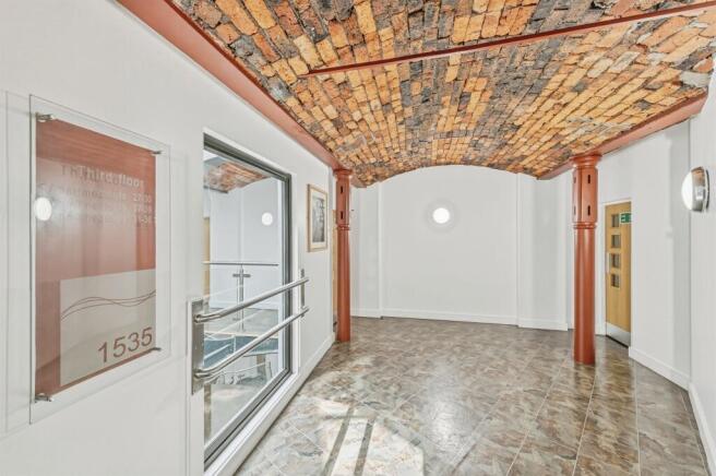 2 bed Apartment for sale Image 9