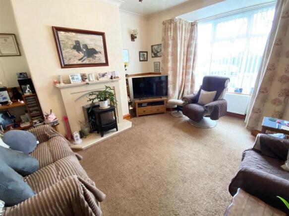 Lounge 5 Grand Cross.jpg