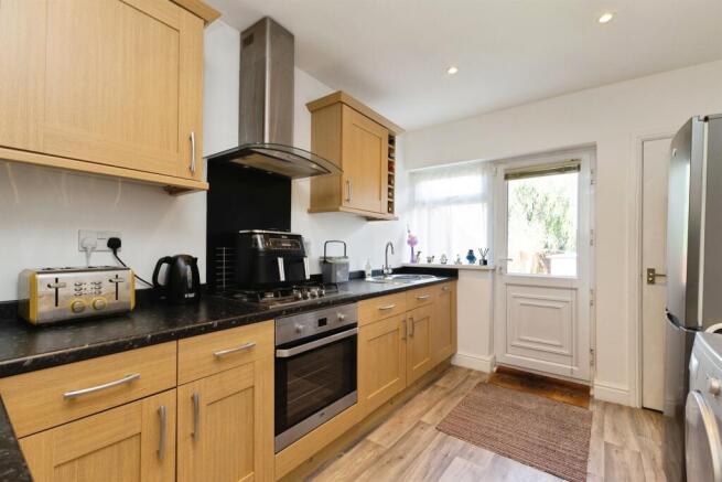 2 bed Semi-Detached Bungalow for sale Image 4