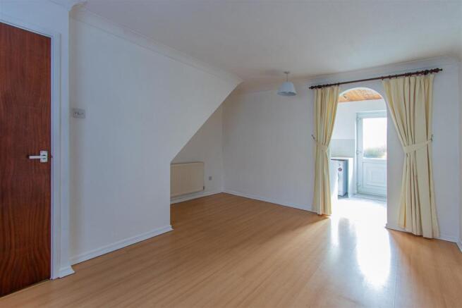 Llandegfedd Close 1-10.jpg