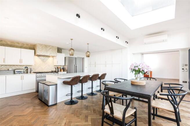 Kitchen/Breakfast
