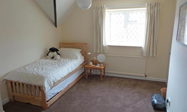 bed 2.jpg