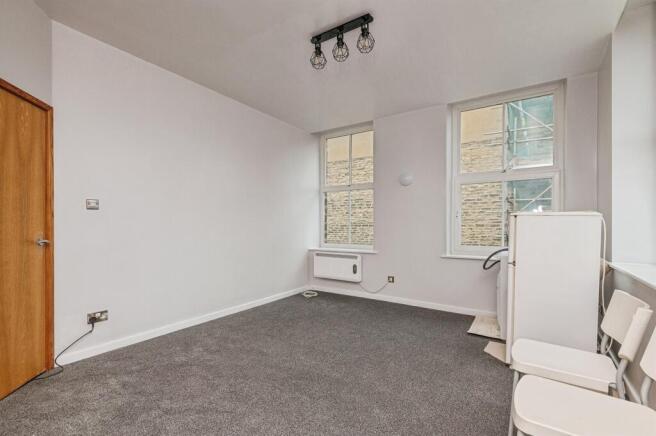 1 bed Flat for sale Image 4