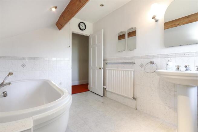 Bathroom1.2.jpg