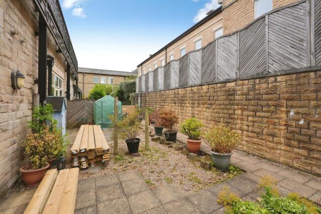 2 bed Apartment for sale Image 11