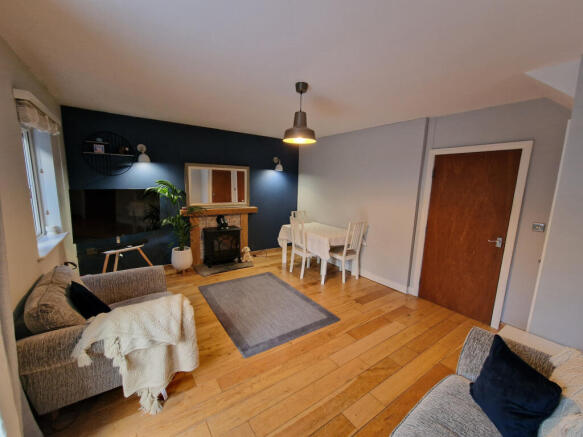 4 bed Semi-Detached to rent Image 4