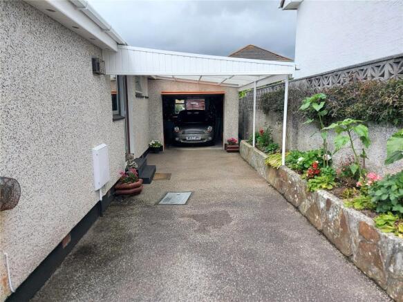 Garage & Carport