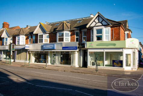 2 Bed Flat With Parking in Winton