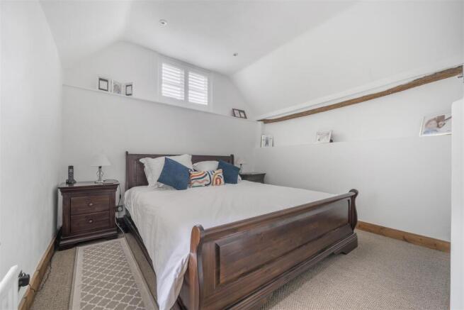 bed 1.jpg