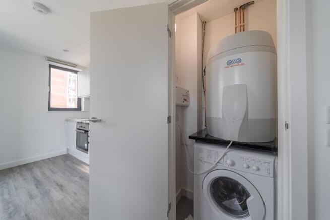 1 bed Apartment to rent Image 9