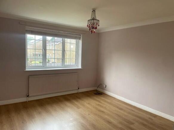 4 bed Detached to rent Image 12