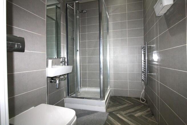 2 bed Apartment to rent Image 10