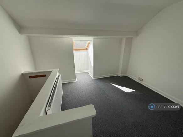 3 bed Terraced to rent Image 7