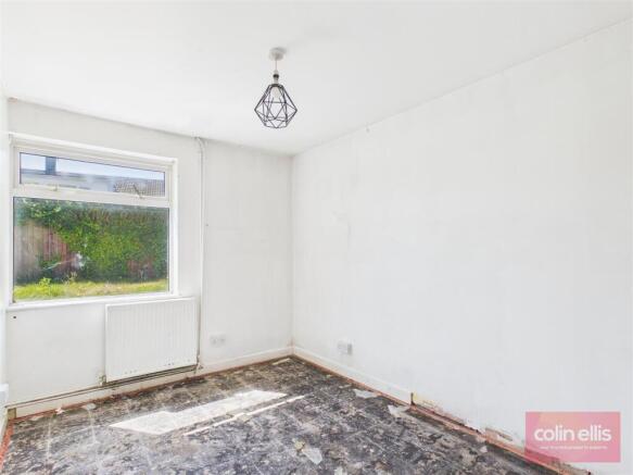 3 bed Semi-Detached Bungalow for sale Image 8