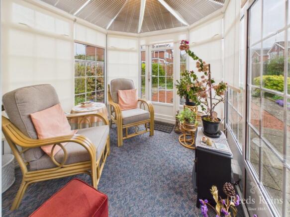 4 bed Detached for sale Image 6
