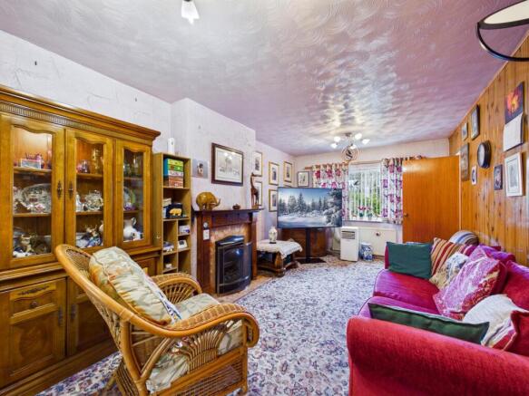 3 bed Semi-Detached for sale Image 3