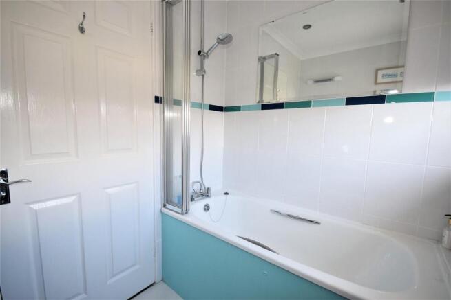 BATHROOM (2).JPG