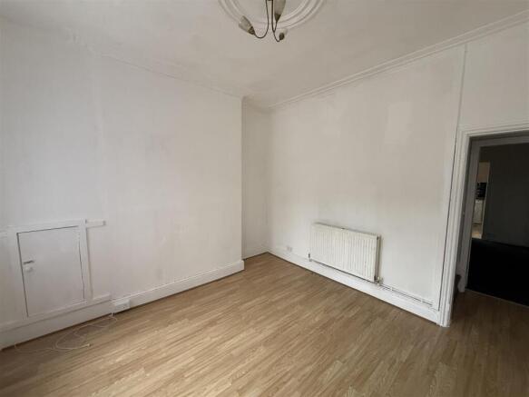 2 bed Terraced for sale Image 4