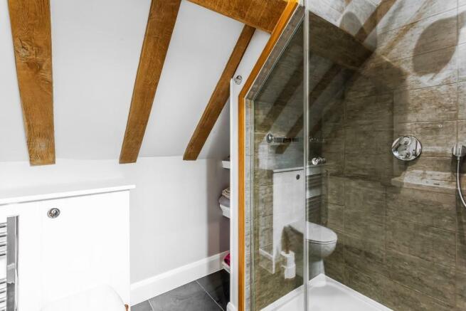 Ensuite shower room.jpg