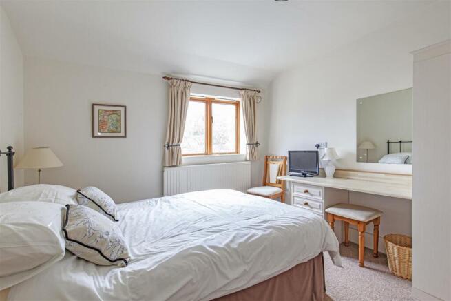 Bedroom 21.jpg