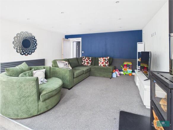 3 bed Semi-Detached for sale Image 9