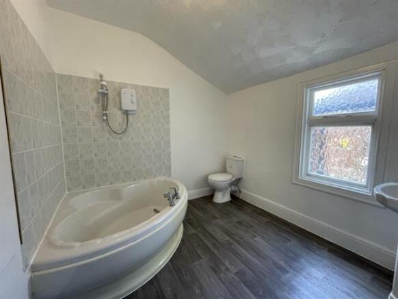 2 bed Terraced to rent Image 9