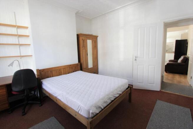4 bed Terraced to rent Image 4