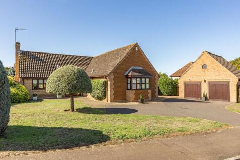 Three Bedroom Detached Bungalow with No Onward Chain in Middleton