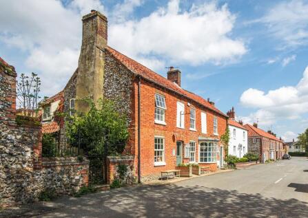 Grade II Listed Home with Hybrid Lifestyle Options in Castle Acre