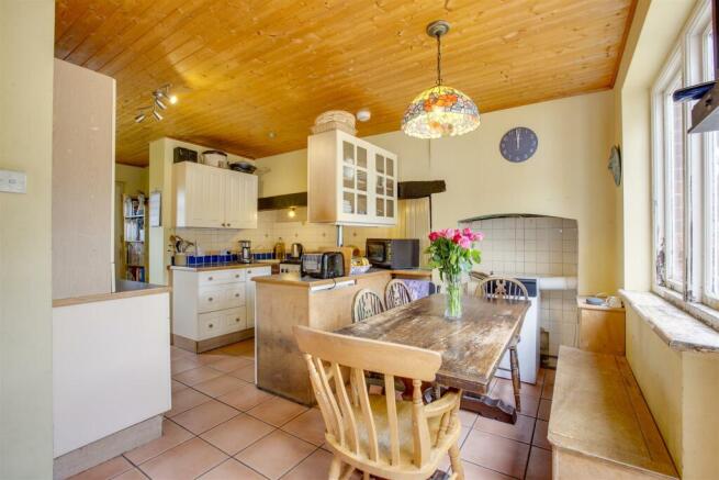 Orchard House, Coombe Lane, HP14 4NX-17.jpg