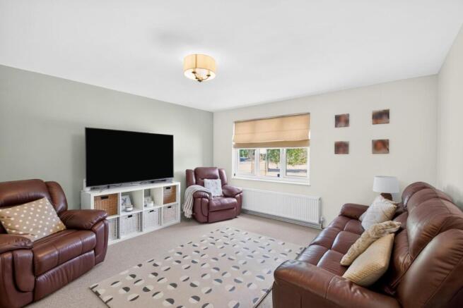 4 bed Detached for sale Image 8