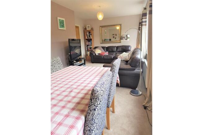 Lounge/Dining Room