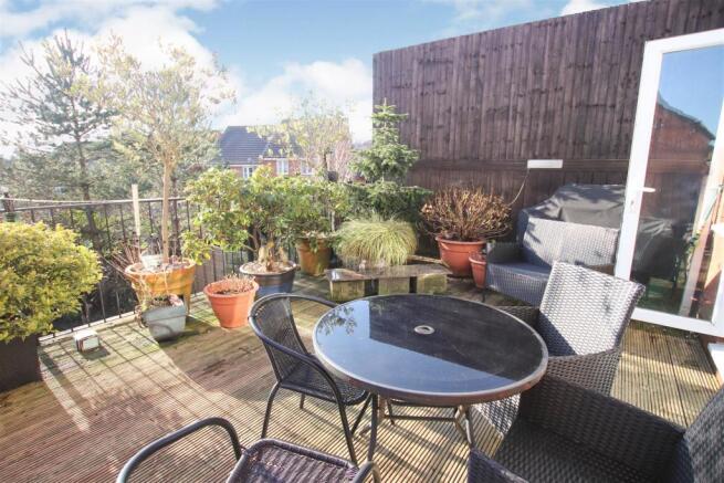 LANDSCAPED REAR GARDEN