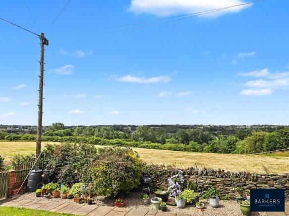 3 bed Town House for sale Image 5