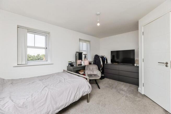 2 bed Semi-Detached for sale Image 8