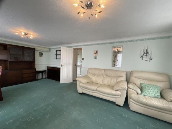 Lower Dunton Road, Dunton, Brentwood, Essex photo 5