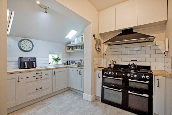 4 bed Terraced for sale Image 8