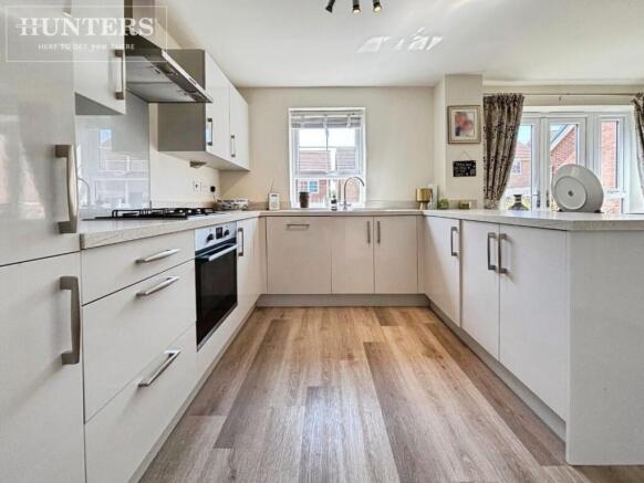 4 bed Detached for sale Image 5